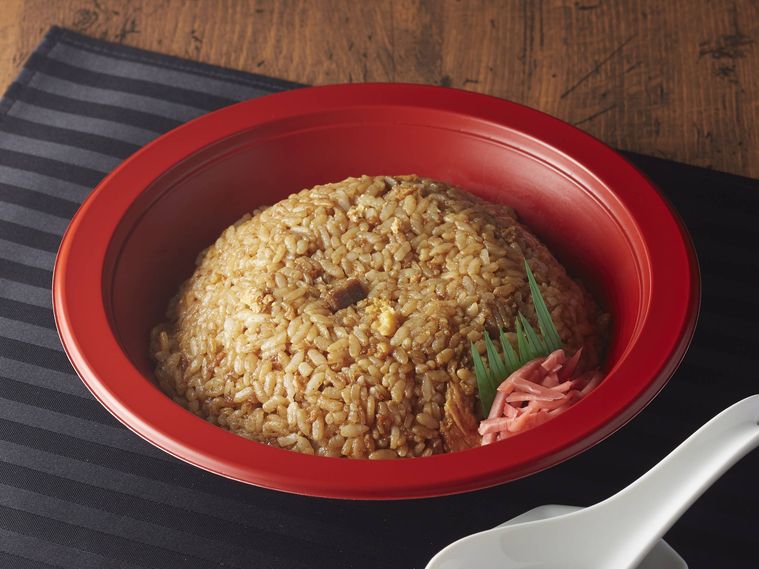 ミニストップで「ブラックフライデー」が開催中!黒にちなんだパンやラーメン、セール商品が登場の画像