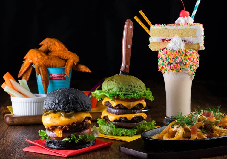 “カラフルな” ハンバーガーレストラン「バーガーアンドビールカラー」が大手町にオープン!サイドメニューも充実の画像