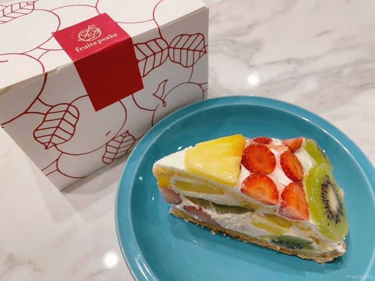 青い皿にのったフルーツズコット