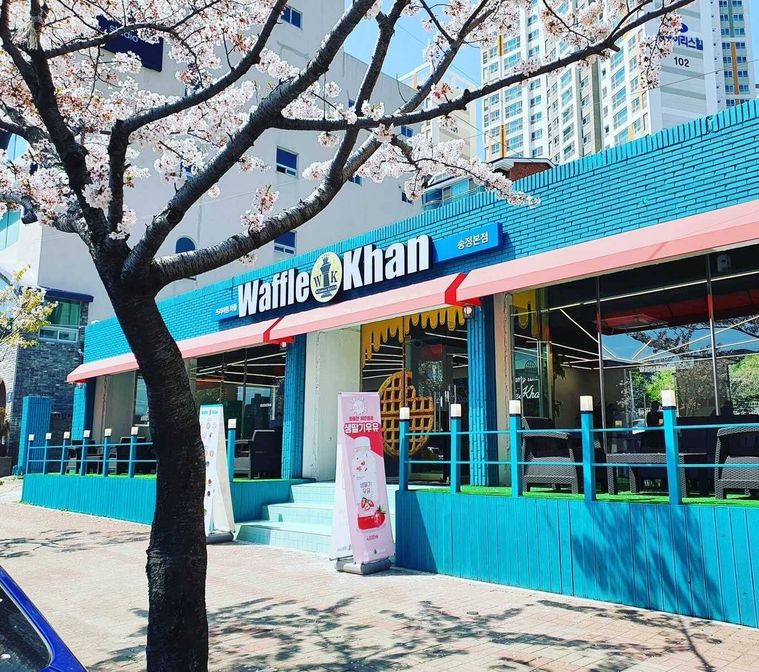 韓国発のワッフル専門店「ワッフルカーン」が新大久保にオープン!現地でも人気のメニューが食べられるの画像