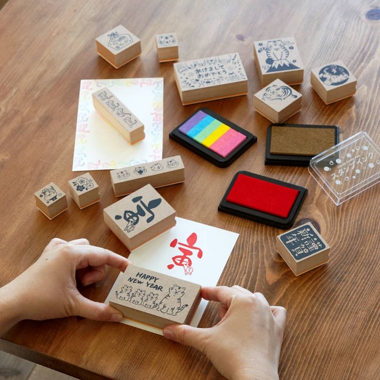 ダイソーに「お正月アイテム」が続々登場!モダンなお正月飾りや祝箸までの画像