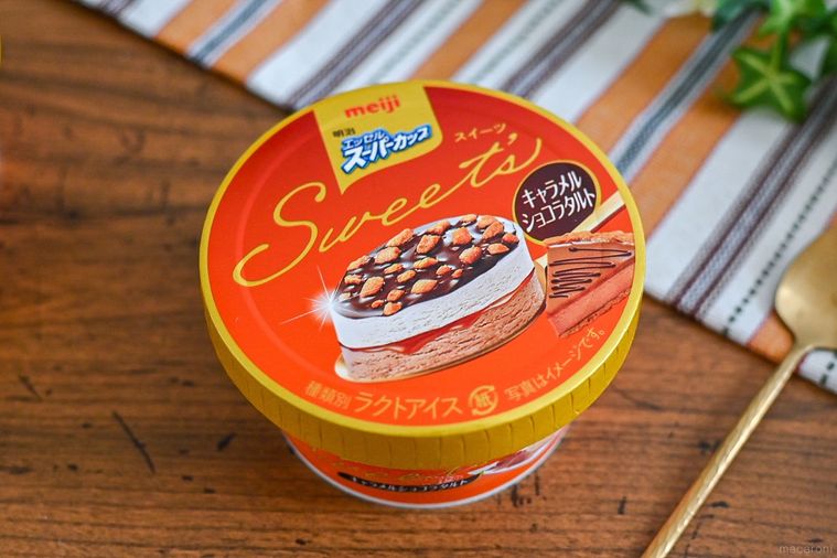 明治 エッセル スーパーカップSweet’s キャラメルショコラタルトのパッケージのアップ