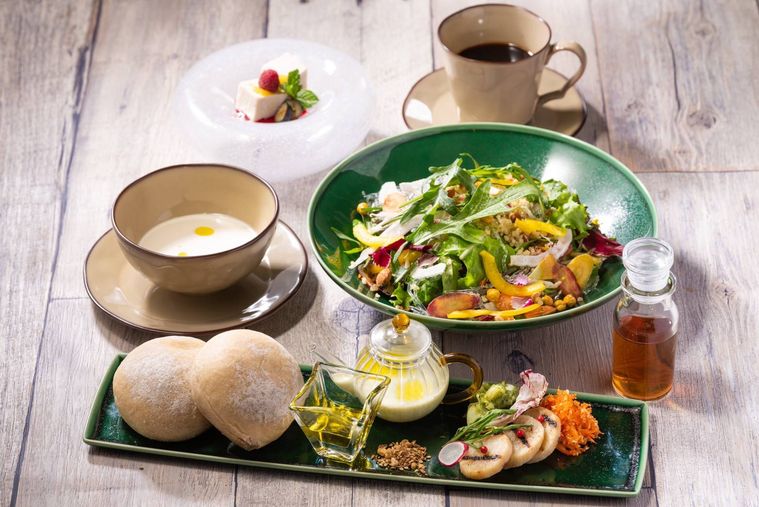 PEACE TABLEの「Salad plate」