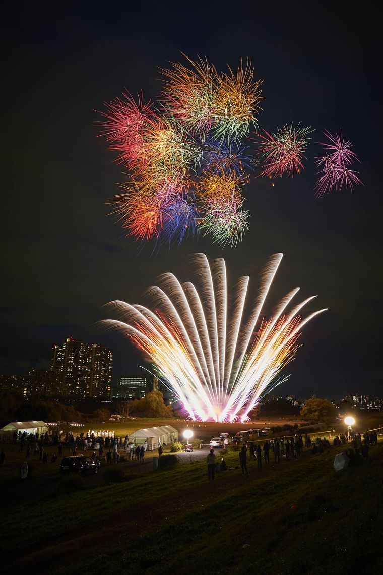 マウントレーニアが全国8つの花火大会とコラボ!花火をARで楽しめる新パッケージで登場の画像
