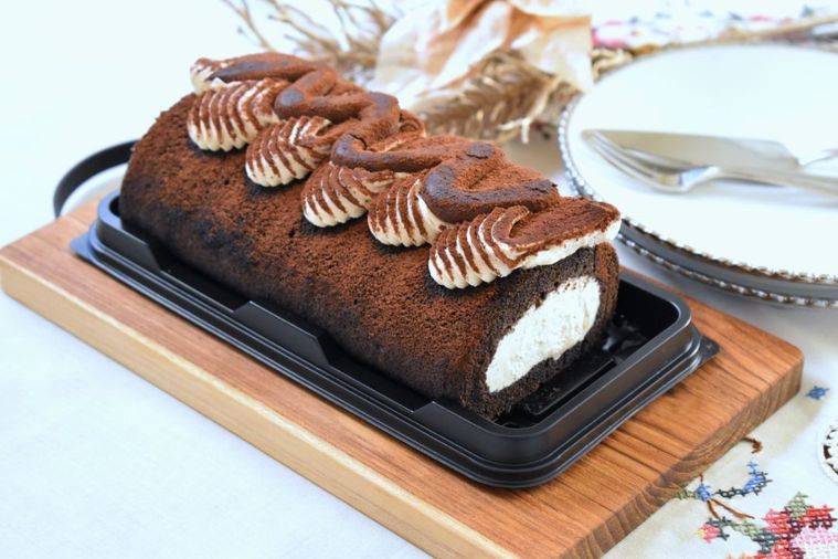 千円台で買えるクリスマスケーキ!? 成城石井「ティラミスロール」はチーズ×チョコの罪深い味の画像