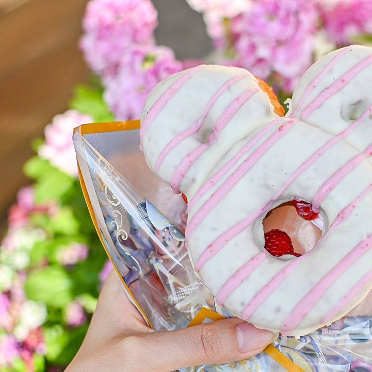 パーク初のミッキー型ドーナツや特製チュロスも 東京ディズニーシー 周年 タイム トゥ シャイン の見所 Macaroni