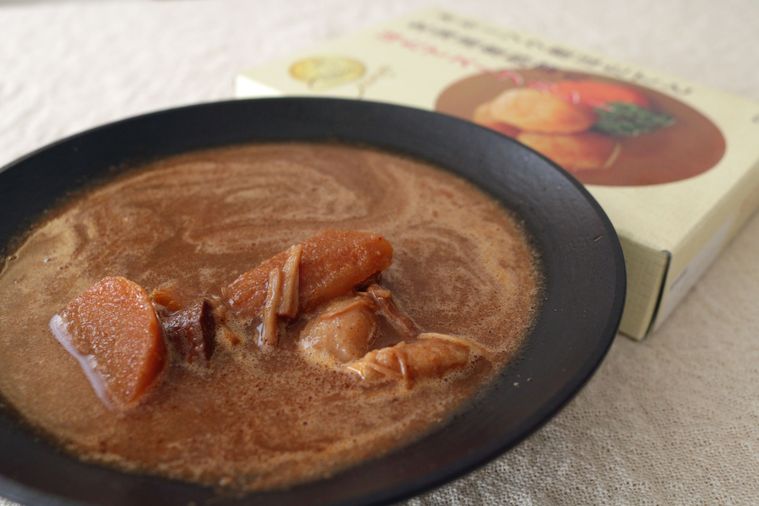 マニアはごはんと染み込ませて食べる「ほたてスープカレー」【一条もんこのカレーログ #13】の画像