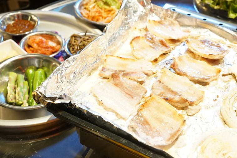 日本初「新大久保韓国横丁」が誕生!全10店のおすすめメニューと注文方法の画像