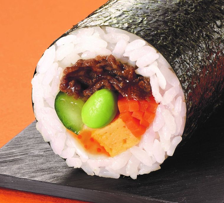 ファミマで2022年 “恵方巻” の予約がスタート!スイーツを含む計10種類が登場の画像