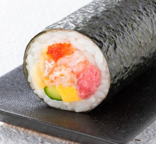 ファミマで2022年 “恵方巻” の予約がスタート!スイーツを含む計10種類が登場の画像