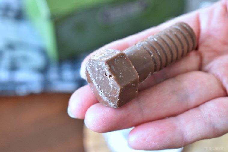 カルディの隠れヒット商品!?「ツールボックス缶チョコレート」は収納にも大活躍の画像