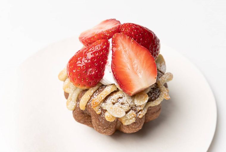 日本橋三越でいちごの日に合わせた商品が多数登場!定番のケーキからいちごの天ぷらまでの画像