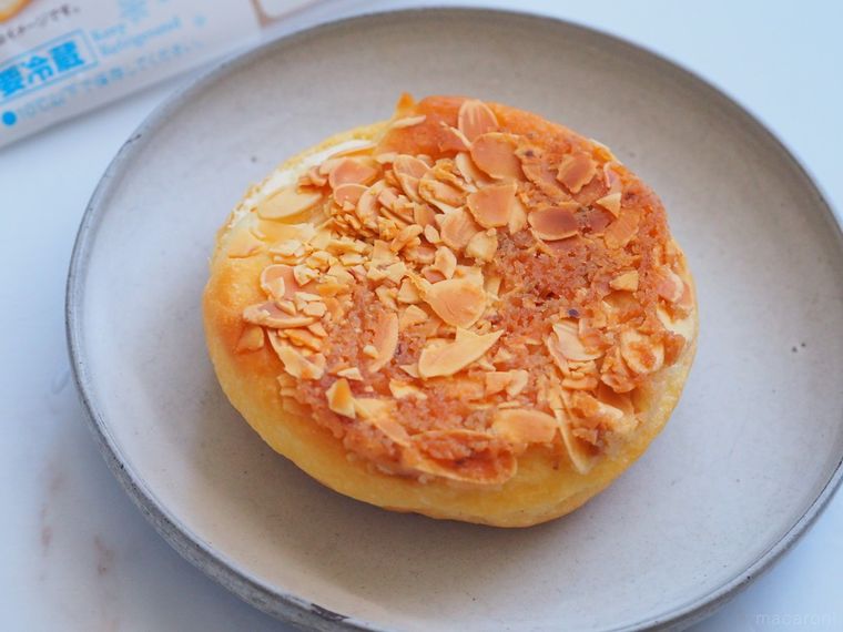 パンなのお菓子なの!? ファミマ「アーモンドフロンランタン」の罪な味わいにリピ確定の画像
