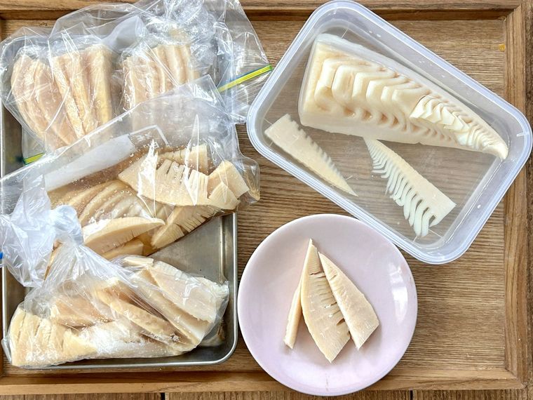 アク抜き済のたけのこを冷凍・冷蔵などにして保存しているところ