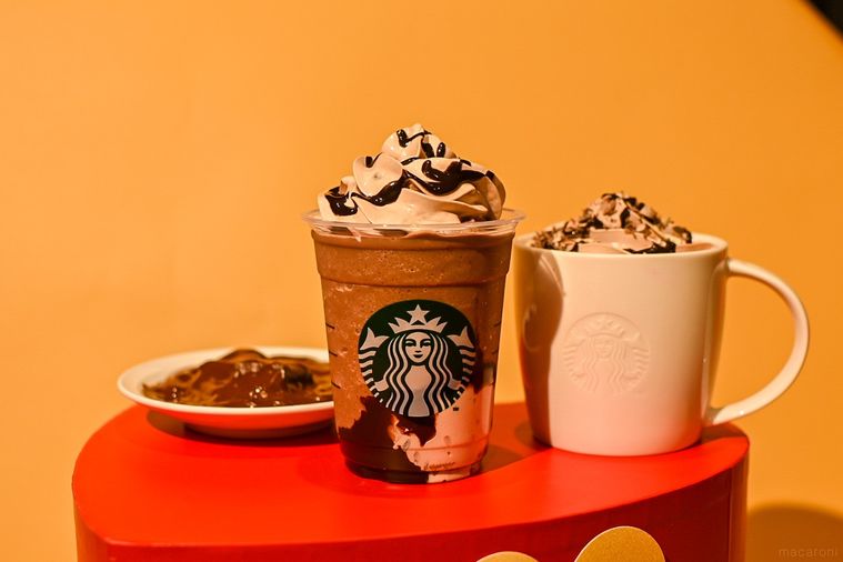 スタバ初の生チョコホイップ!バレンタイン第1弾の新作フラペチーノ®は濃厚の極みの画像