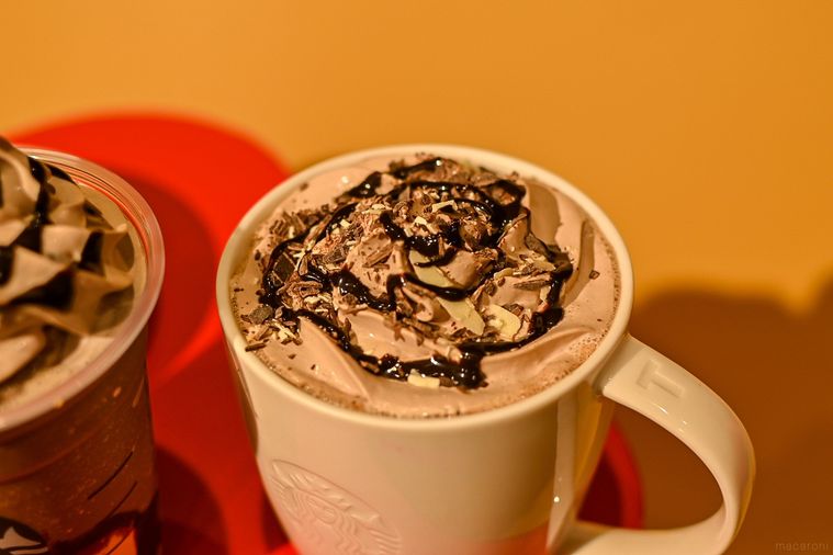 スタバ初の生チョコホイップ!バレンタイン第1弾の新作フラペチーノ®は濃厚の極みの画像