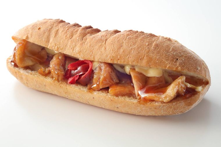 スタバに2022年バレンタインフード&グッズが登場!チョコだらけのスイーツとハートモチーフのアイテムの画像
