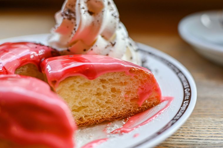 コメダ×ゴディバ「シロノワール きゅんハート」は濃厚なソースが決め手!すべてに心掴まれるハート型スイーツの画像
