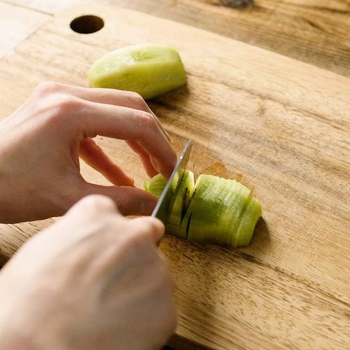 キウイの飾り切り 花 バラ Macaroni