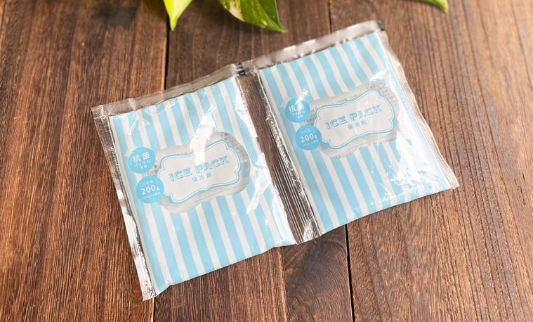 セリアの保冷剤抗菌フィルム使用