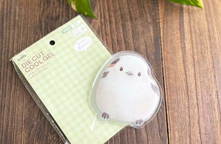 凍らせたセリアのダイカットクールジェル