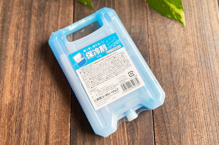 セリアの繰り返し使える保冷剤