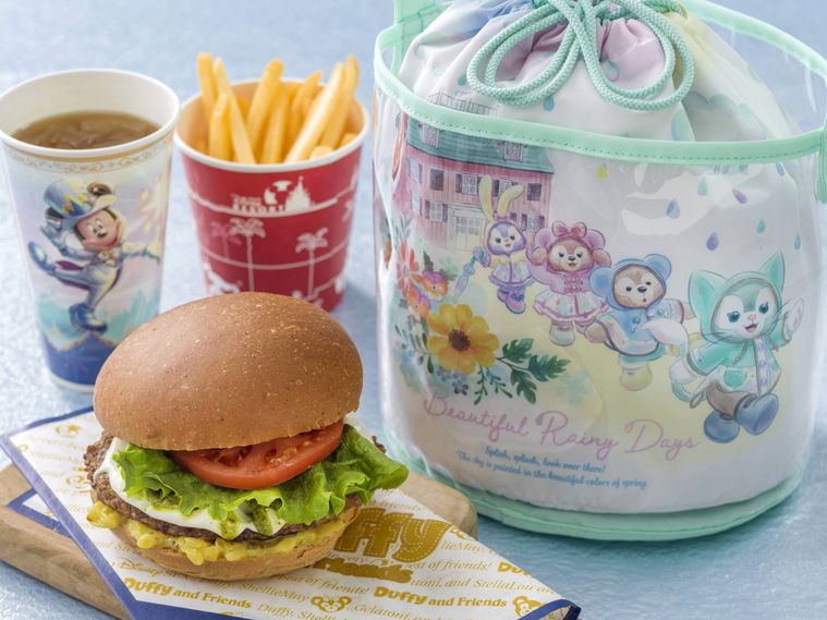 東京ディズニーシー®に「ダッフィー&フレンズのビューティフル・レイニーデイズ」のグッズやメニューが4月に登場の画像