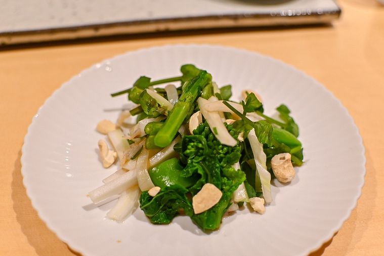 銀座に「焼鳥 ひら野」がオープン。名店「瀬尾」出身の店主による “御神酒からはじまる” コースの画像