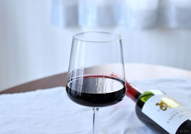 グラスに注いだCH サン ベノワ