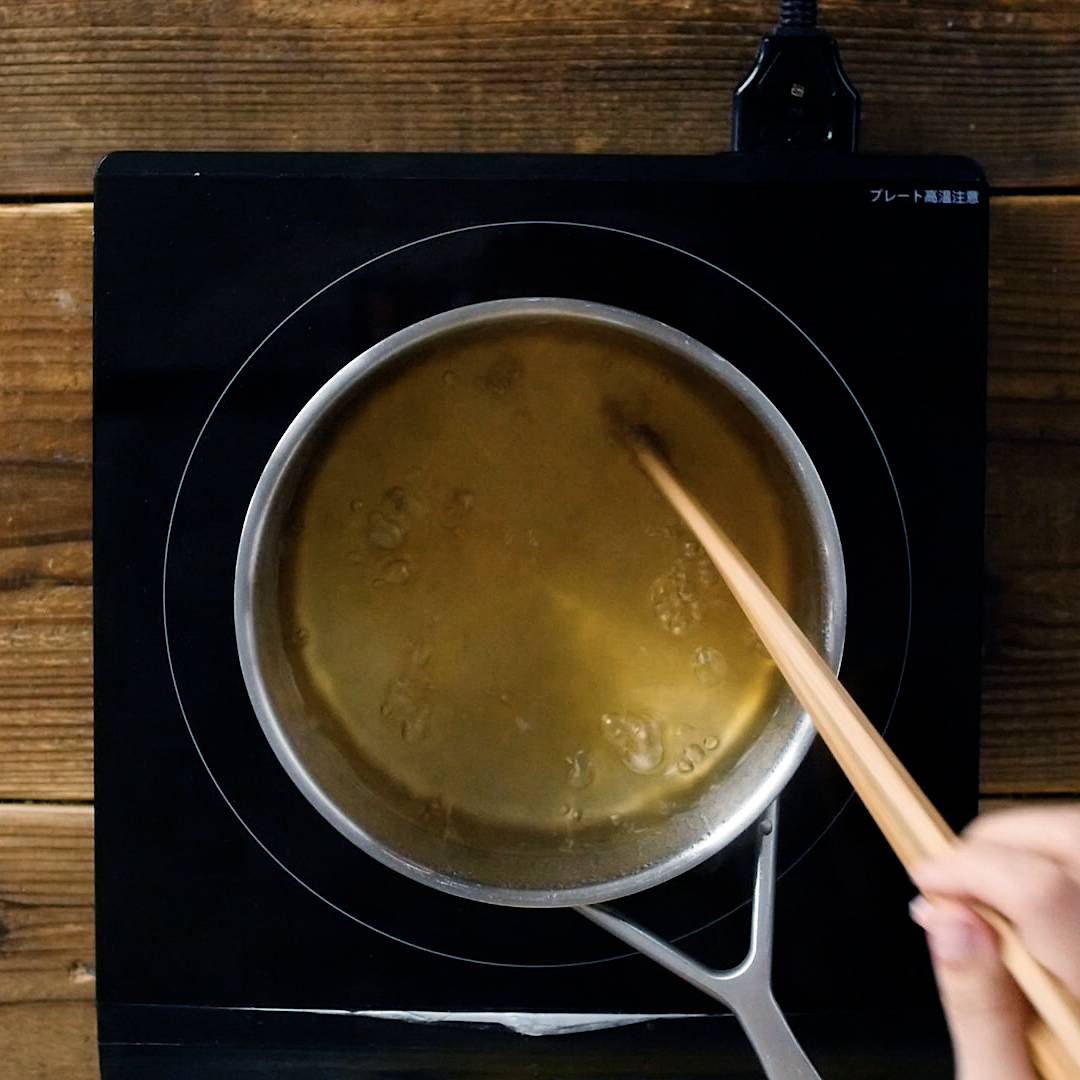 ふわとろ卵のニラたまスープ - macaroni