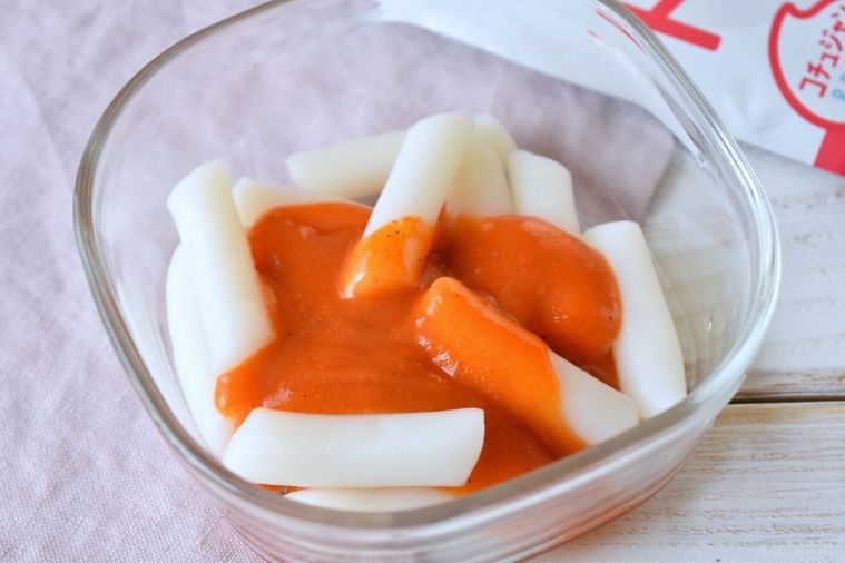 韓国発のヒットグルメ「ロゼトッポギ」って?スーパーで買えるモランボンの新商品を実食の画像