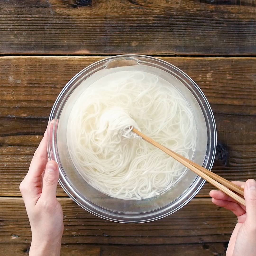 レンジで簡単 ツナと塩こんぶのごま油そうめん Macaroni