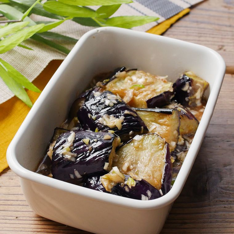 器に盛られたとろとろなすのわさポン和え