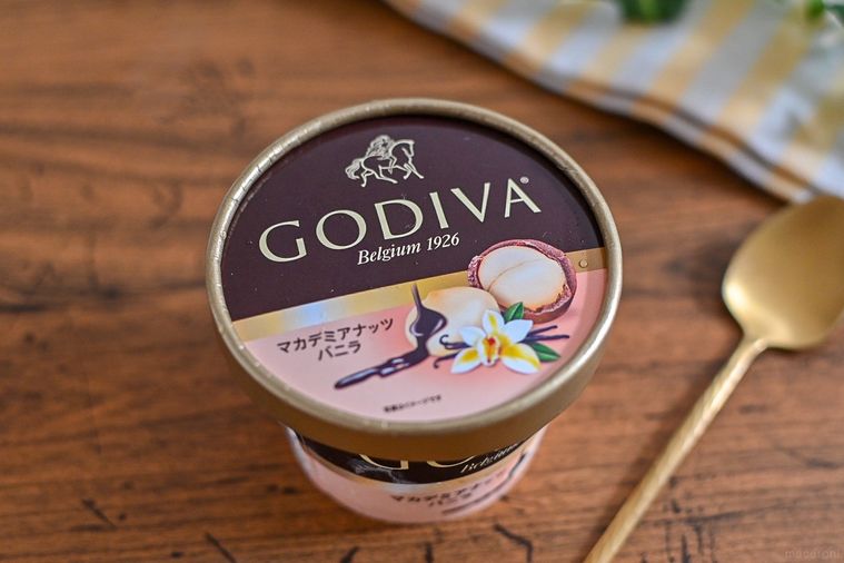 ゴディバアイスに「マカデミアナッツバニラ」が新登場!香ばしい風味広がる大人の味わい【365日アイス女子】の画像