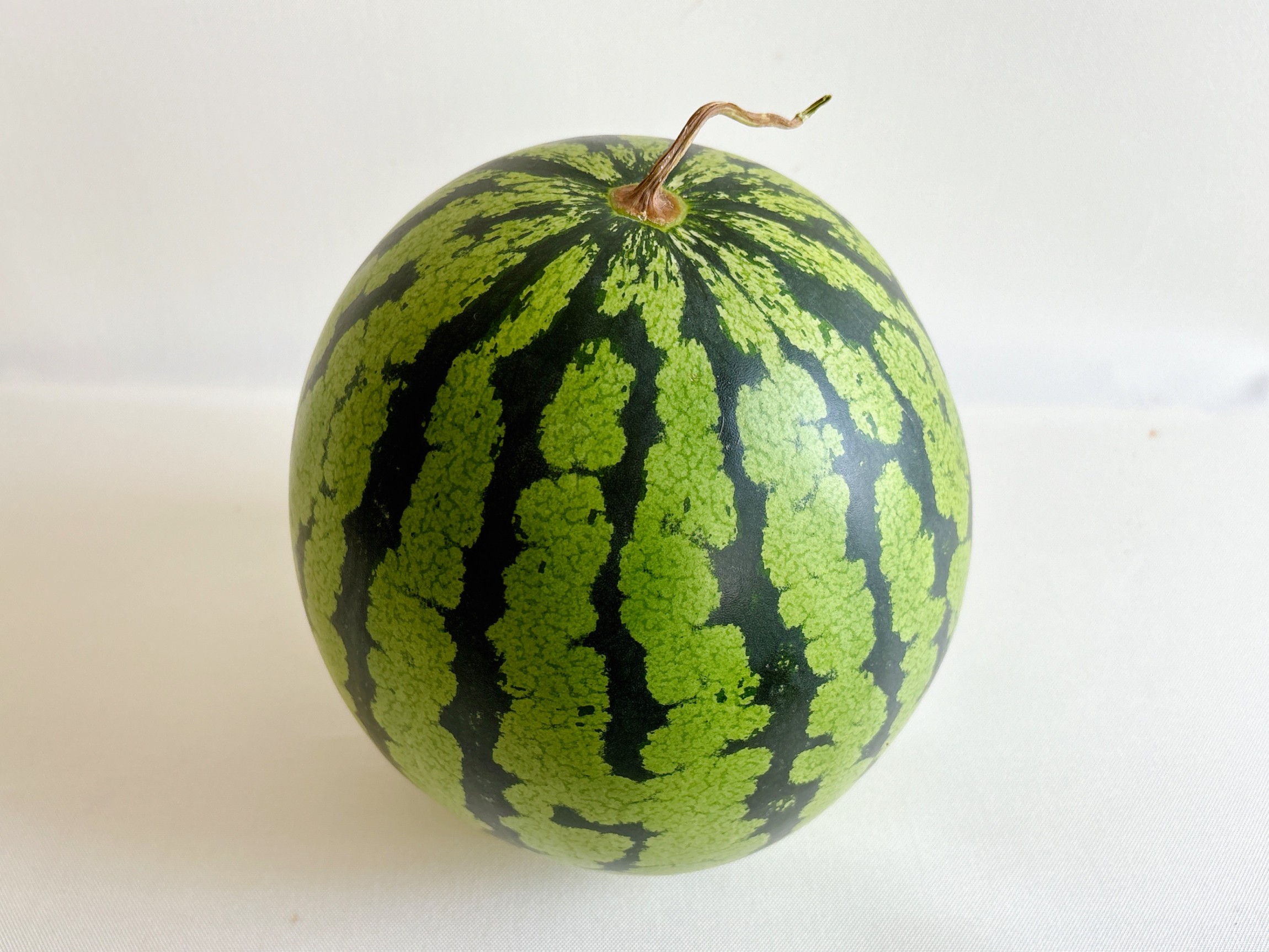 食べ頃で甘いスイカの見分け方！おすすめの切り方や保存方法も解説