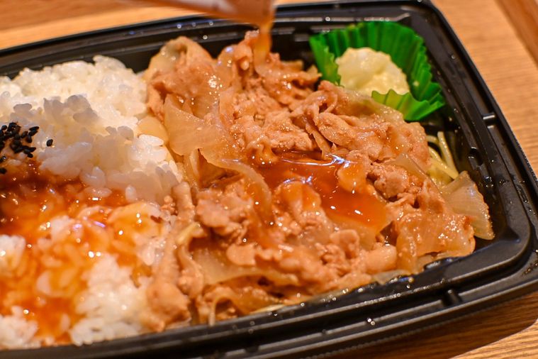 究極の「タレ弁」が誕生!ミニストップ×鳥羽シェフ、コンビニ弁当に革命を起こすの画像