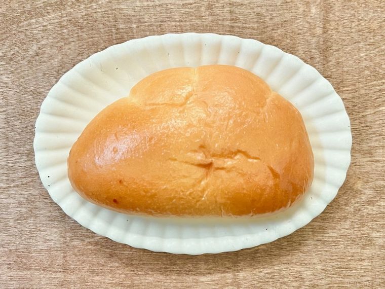 発売当日からヒット!「ファミマ・ザ・クリームパン」は王道なのに別物を食べている感覚の画像