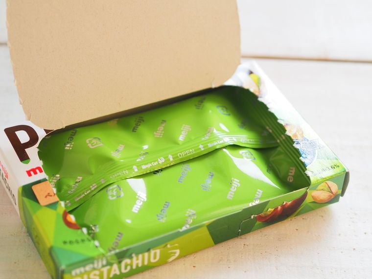 バレたら困る!明治「ピスタチオチョコレート」の完成度にマニアも納得の画像