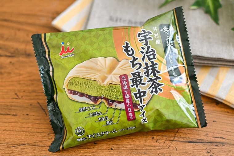 ファミマ限定抹茶のもち最中アイスの贅沢感がすごい。上林春松本店監修の食感も楽しい逸品【365日アイス女子】の画像
