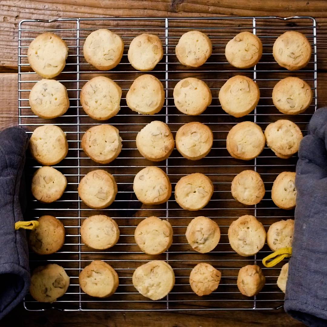 サクほろ食感 くるみクッキー Macaroni