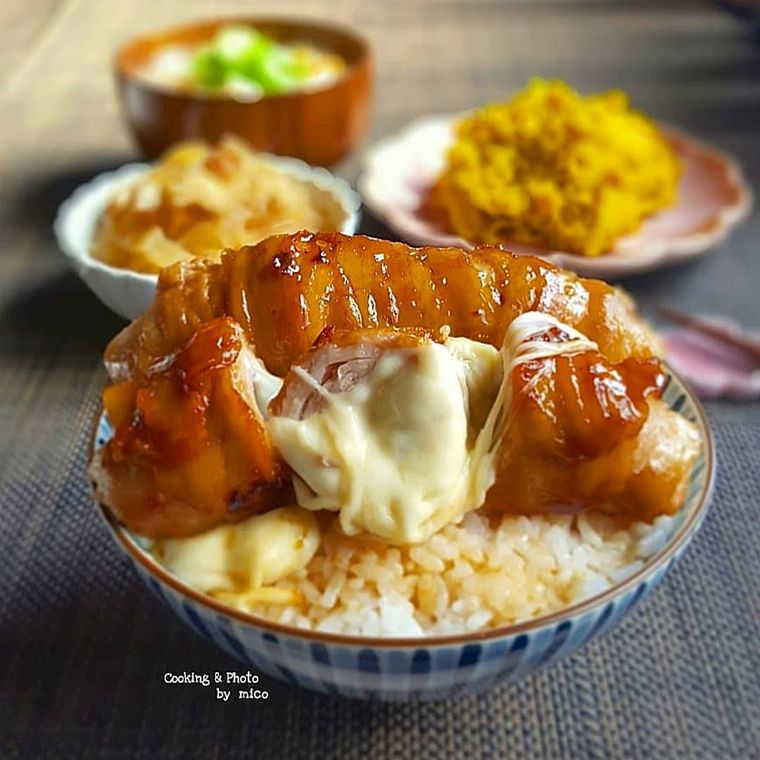 4. さけるチーズを豚バラで巻いちゃったドーン