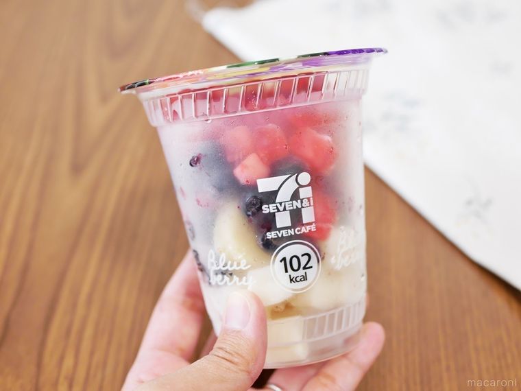 セブンイレブンのお店で作るベリーベリーヨーグルトスムージー