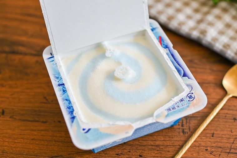 8年ぶりに復刻!「爽 ソーダフロート」はさっぱり感とコクのいいとこどりで何度でも食べたくなる【365日アイス女子】の画像