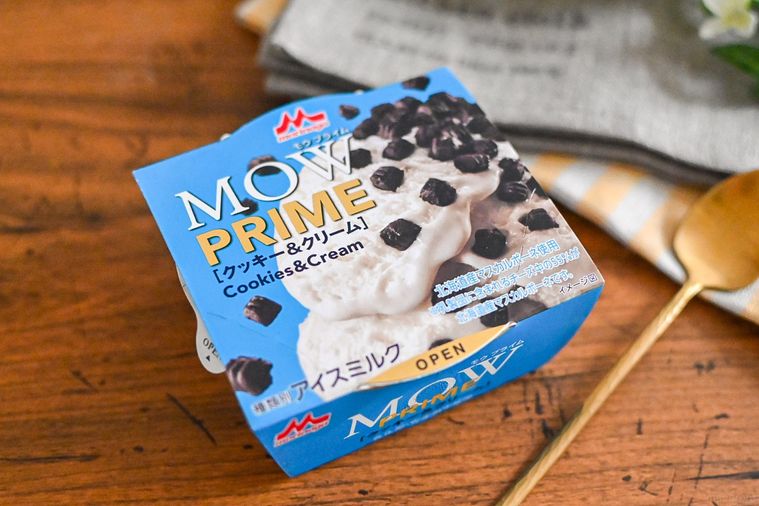 MOW新作クッキー&クリームは見た目も味も衝撃的すぎる。バランスも絶妙で食感も楽しい贅沢スイーツ【365日アイス女子】の画像
