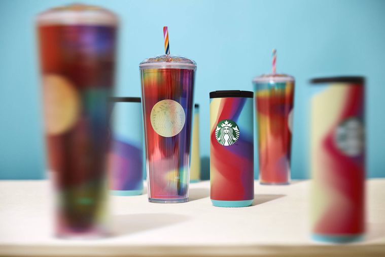 スタバに2種類の「レインボーカラーグッズ」がオンライン限定で登場!存在感のある大人なデザインの画像