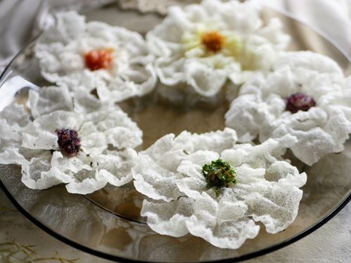 Tiktokで90万いいね まるでお花 ライスペーパーフラワー の作り方とコツを伝授 Macaroni