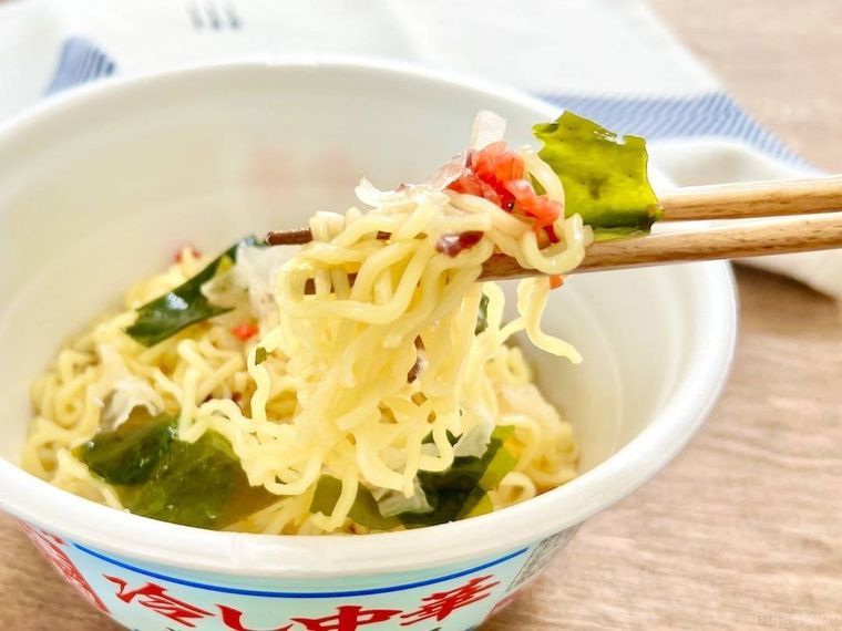 本当にすごすぎるとSNS騒然。待望の復活「凄麺 冷し中華 海藻サラダ風」を実食の画像