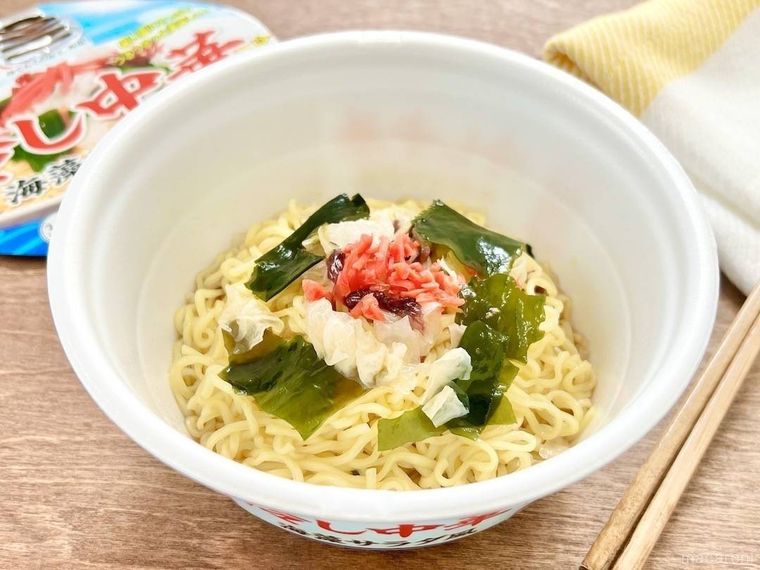 本当にすごすぎるとSNS騒然。待望の復活「凄麺 冷し中華 海藻サラダ風」を実食の画像