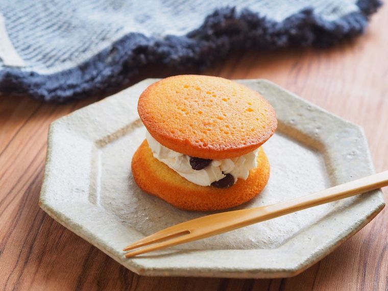 セブンだけで買える新作「レーズンサンド」を実食。意外な食感にやや驚き…?の画像
