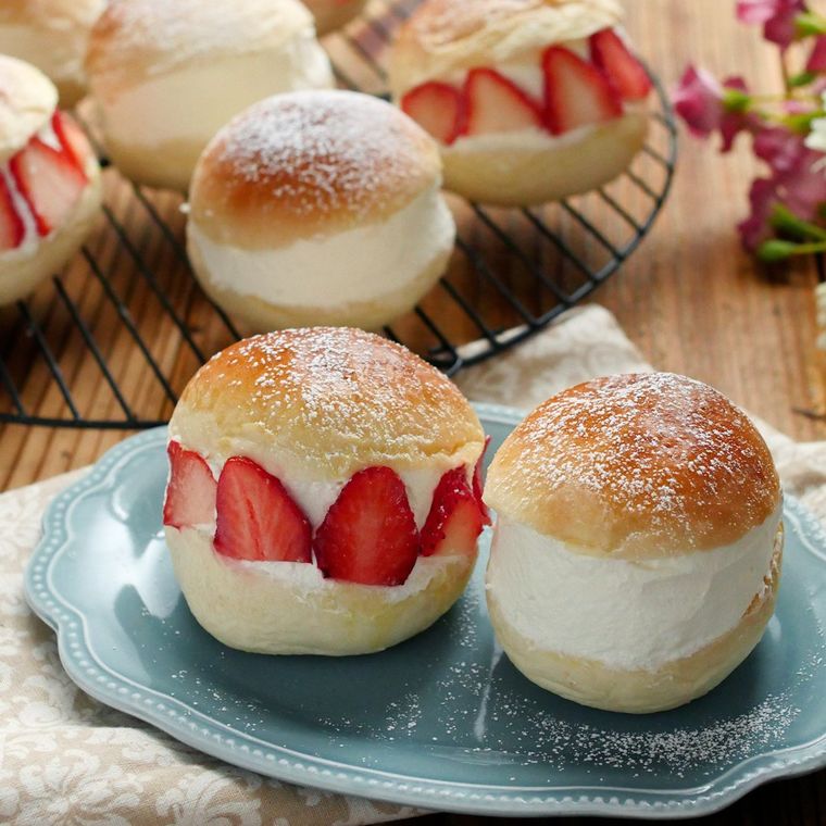 生クリームたっぷり基本のマリトッツォの作り方